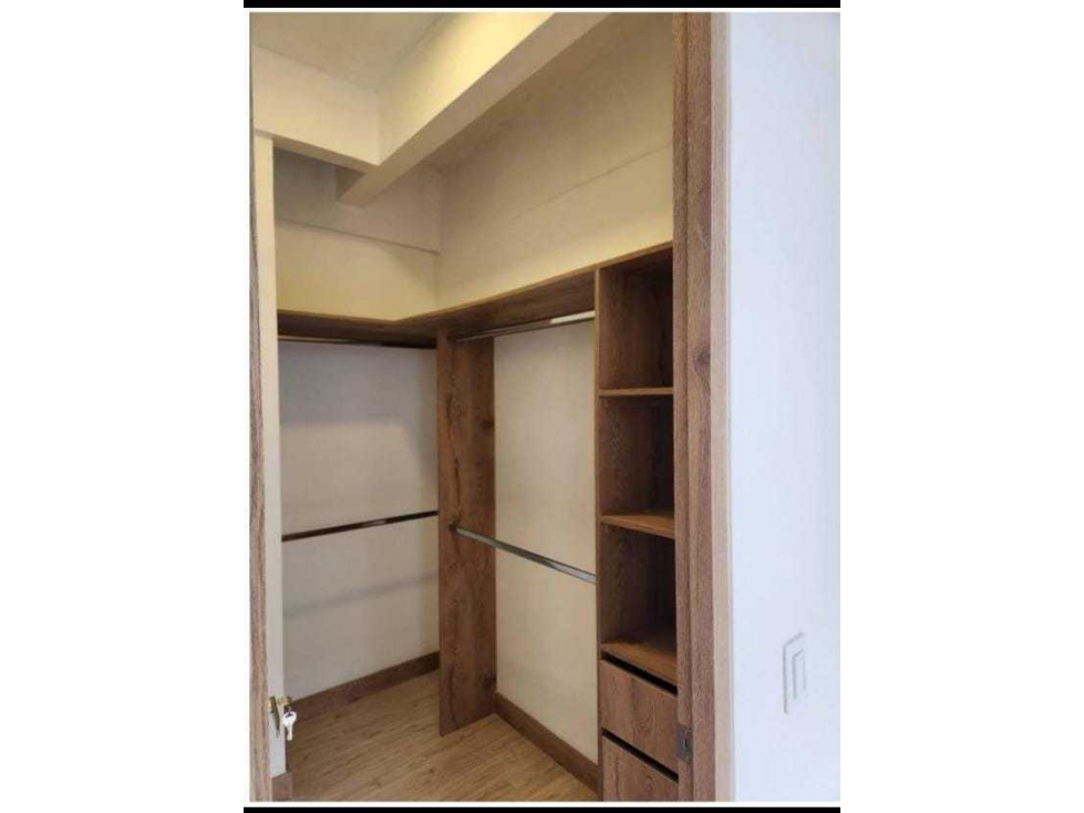 Apartamento en venta en Loma Del Indio, Medellín · foto 8 de 18