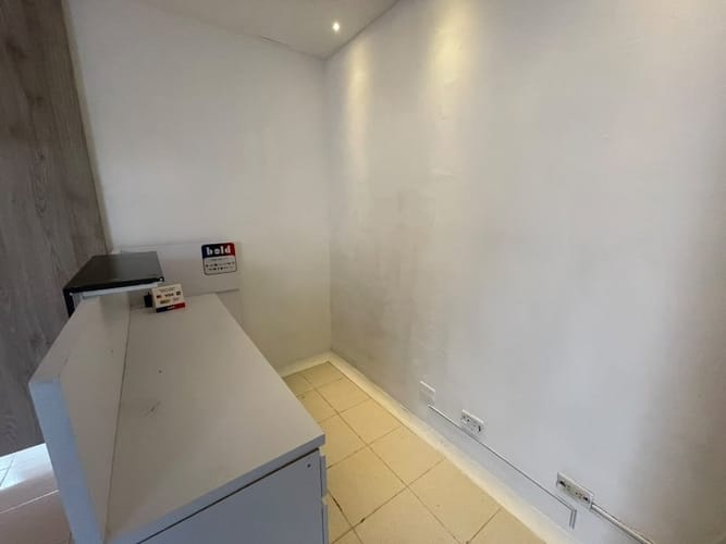 Local en arriendo en Laureles, Medellín, 37 m² · foto 2 de 6
