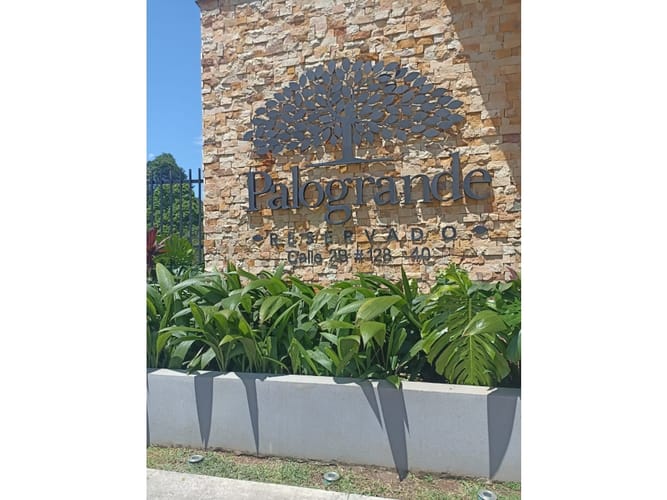 Lote en venta en Pance, Cali, 1241 m² · foto 2 de 4