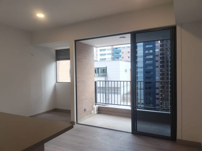 Apartamento de 3 alcobas en arriendo en El Poblado, Medellín, 72 m² · foto 2 de 15