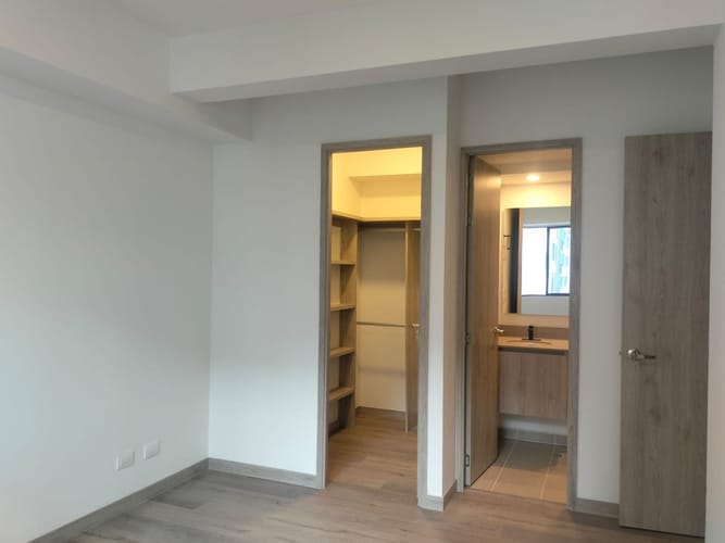 Apartamento de 3 alcobas en arriendo en El Poblado, Medellín, 72 m² · foto 12 de 15