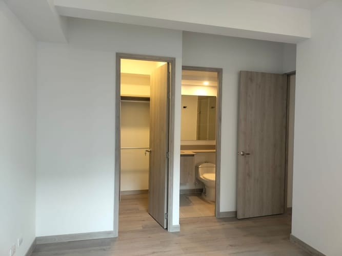 Apartamento de 3 alcobas en arriendo en El Poblado, Medellín, 72 m² · foto 10 de 15