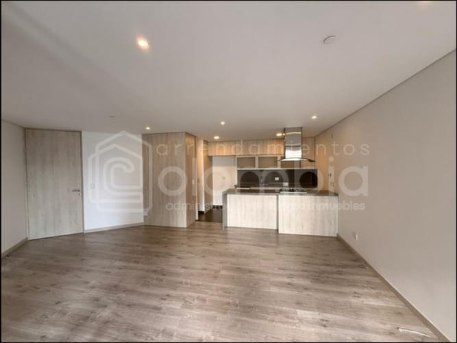 Apartamento de 2 alcobas en arriendo en Altos Del Poblado, Envigado, 85 m² · foto 3 de 19