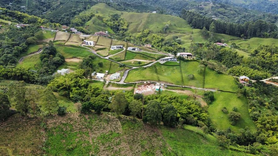 Lote en venta en Los Naranjos, Dosquebradas, 5700 m² · foto 2 de 14