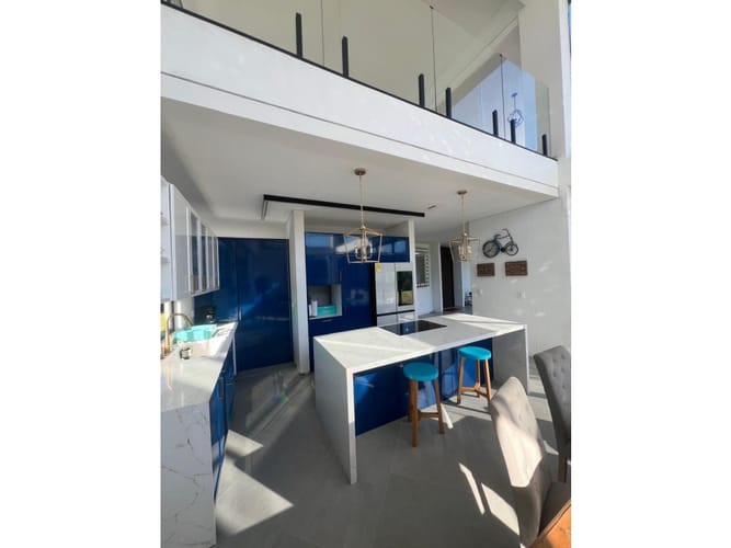Casa de 4 alcobas en venta en Loma Del Chocho, Envigado, 450 m² · foto 3 de 10