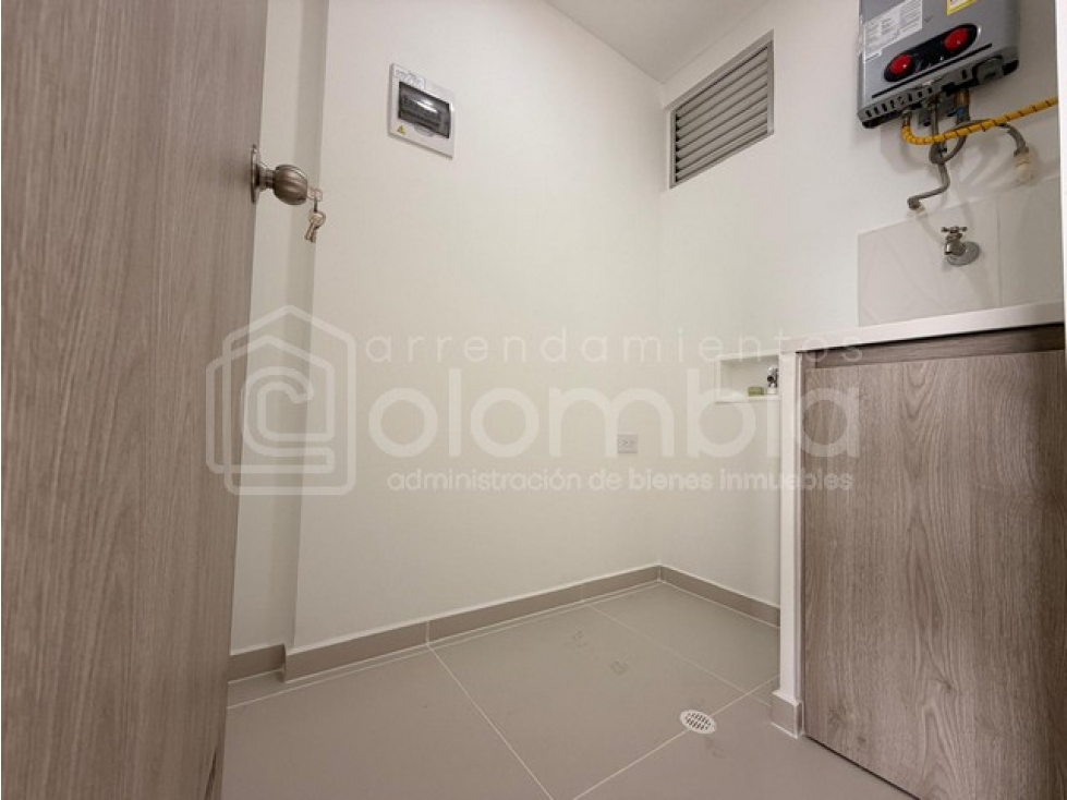 Apartamento en venta en Zona Industrial No. 1, Itagüí · foto 3 de 14