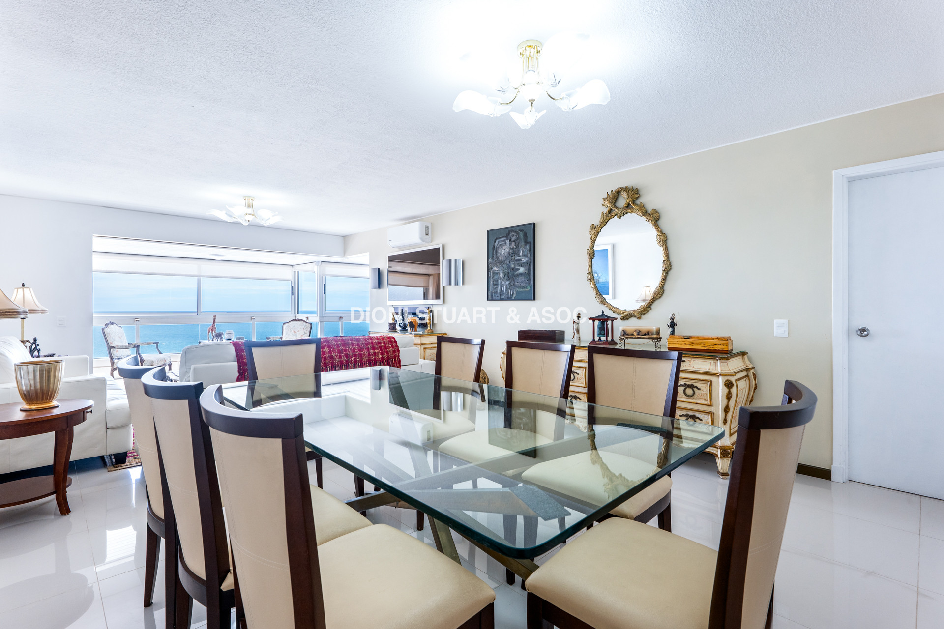 ALQUILER ANUAL APARTAMENTO DE 3 DORMITORIOS Y DEPENDENCIA - PUNTA DEL ESTE - PLAYA MANSA · Foto 3