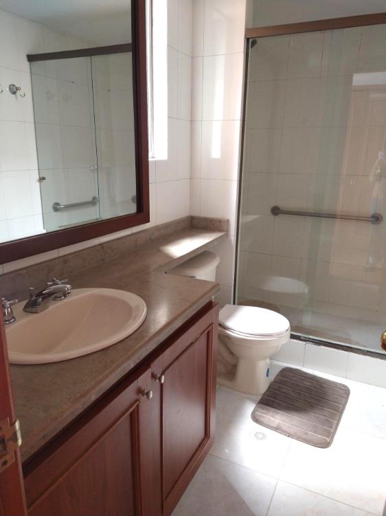 Casa en venta en Las Villas, Bogotá · foto 9 de 18