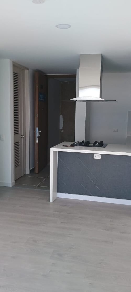 Apartamento de 2 alcobas en venta en La Salle, Bogotá, 63 m² · foto 3 de 24