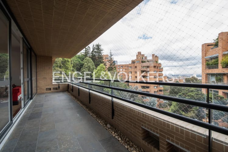 Apartamento en venta en Los Rosales, Bogotá · foto 3 de 18