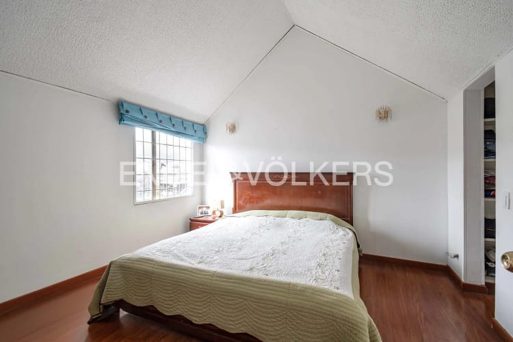 Casa de 5 alcobas en venta en El Batán, Bogotá, 306 m² · foto 12 de 20