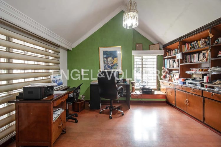 Casa de 5 alcobas en venta en El Batán, Bogotá, 306 m² · foto 5 de 20