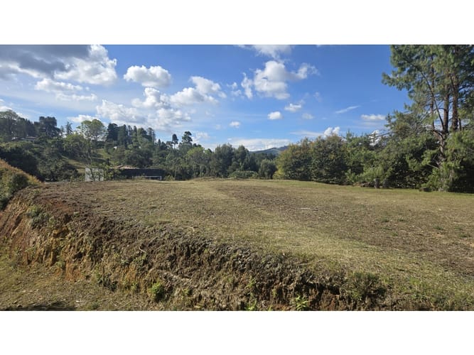 Lote en venta en Loma Del Escobero, Envigado, 1265 m² · foto 4 de 8