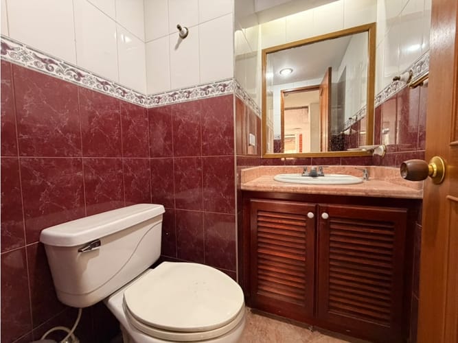 Apartamento de 3 alcobas en venta en Lorena, Medellín, 220 m² · foto 7 de 24