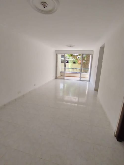 Apartamento en venta en Quintas De Don Simon, Cali · foto 3 de 16