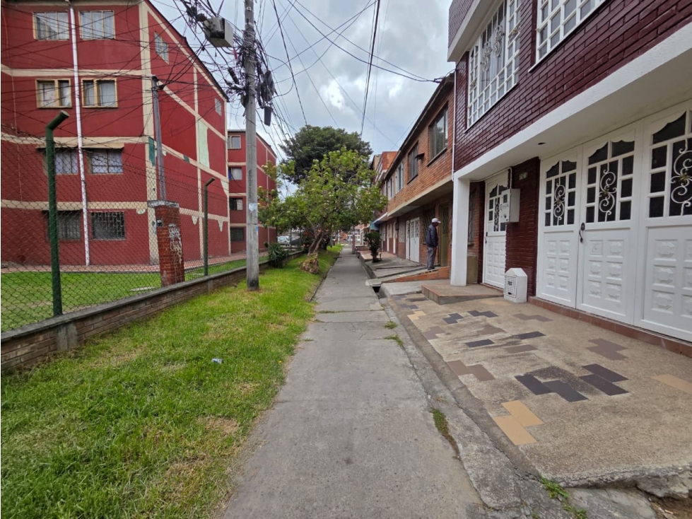 Casa en venta en El Jordan, Bogotá · foto 3 de 24