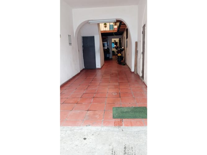 Casa de 9 alcobas en venta en Puente Aranda, Bogotá, 200 m² · foto 3 de 14