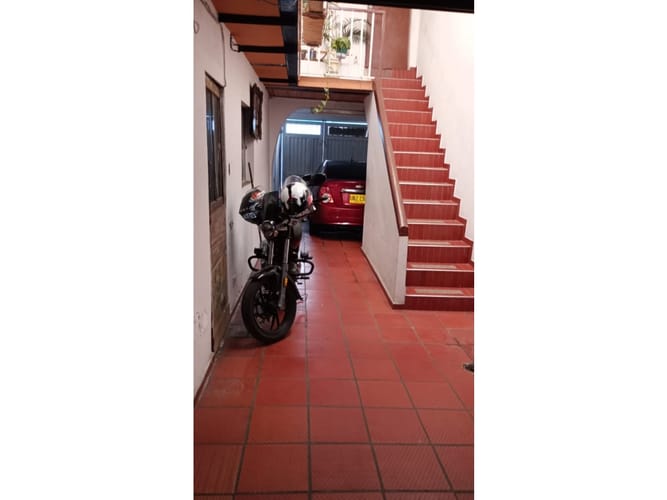 Casa de 9 alcobas en venta en Puente Aranda, Bogotá, 200 m² · foto 4 de 14