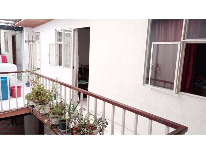 Casa de 9 alcobas en venta en Puente Aranda, Bogotá, 200 m² · foto 9 de 14