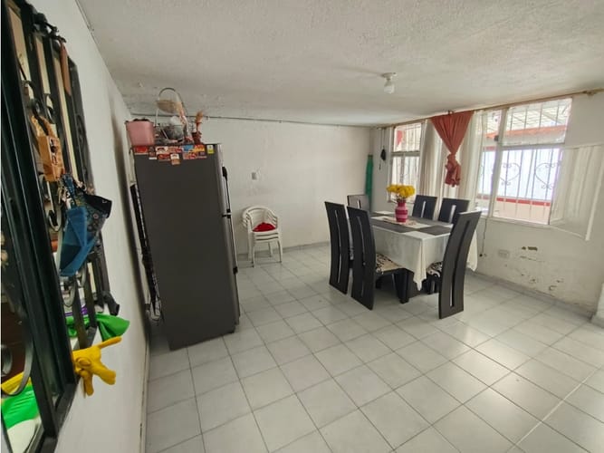 Casa de 8 alcobas en venta en Ub. Techo Bavaria, Bogotá, 307 m² · foto 4 de 17