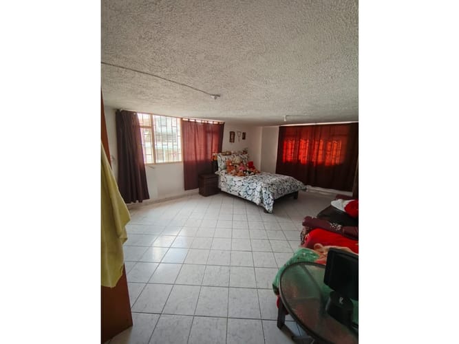 Casa de 8 alcobas en venta en Ub. Techo Bavaria, Bogotá, 307 m² · foto 8 de 17