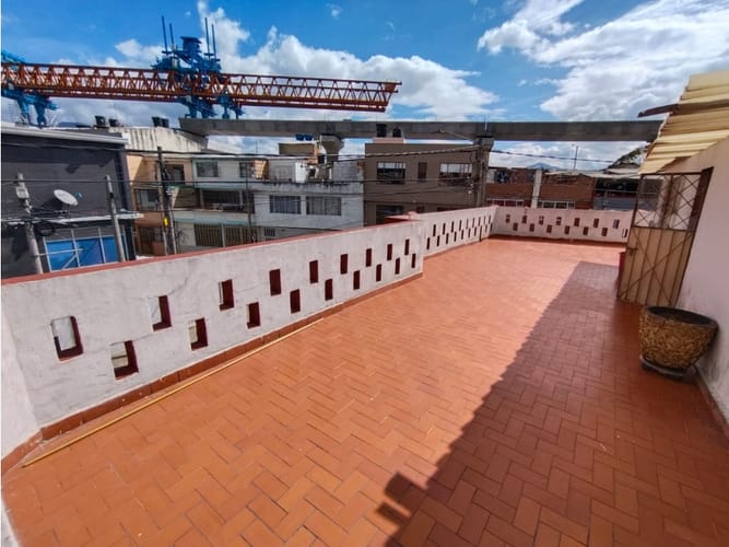 Casa de 8 alcobas en venta en Ub. Techo Bavaria, Bogotá, 307 m² · foto 14 de 17