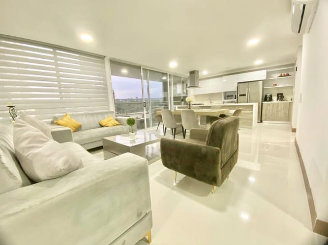 Apartamento de 3 alcobas en venta en Ciudad Jardin, Cali, 147 m² · foto 2 de 17