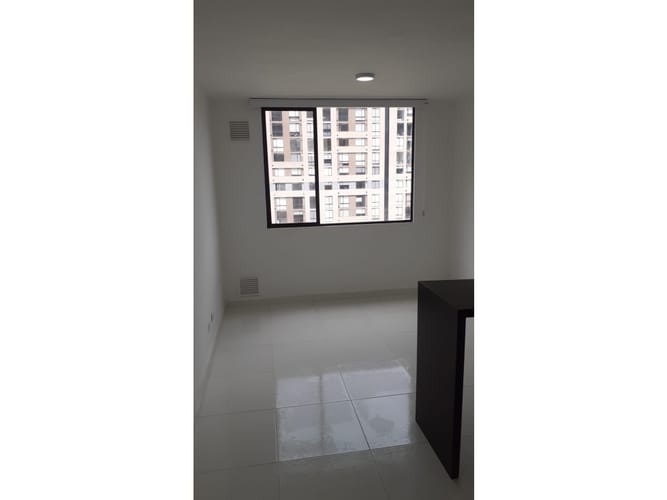 Apartaestudio en venta en Metropolis, Bogotá, 30 m² · foto 2 de 9