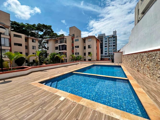 Apartamento en venta en Ciudad Jardin, Cali · foto 2 de 19