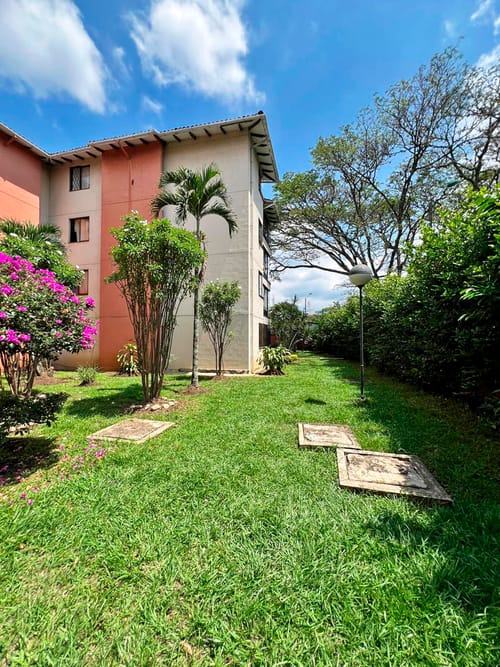 Apartamento en venta en Ciudad Jardin, Cali · foto 18 de 19