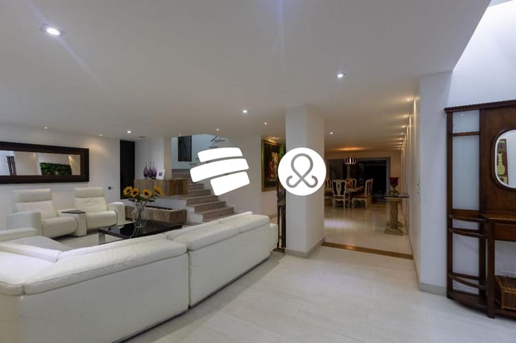 Casa de 3 alcobas en venta en El Poblado, Medellín, 730 m² · foto 3 de 24