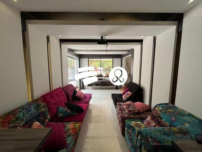 Casa de 3 alcobas en venta en El Poblado, Medellín, 730 m² · foto 10 de 24