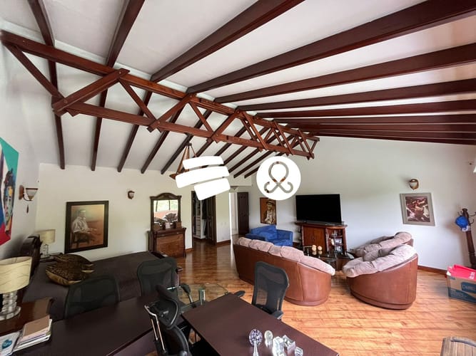 Casa de 3 alcobas en venta en El Poblado, Medellín, 730 m² · foto 11 de 24