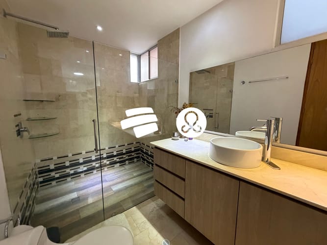 Apartamento de 2 alcobas en venta en El Poblado, Medellín, 115 m² · foto 13 de 21