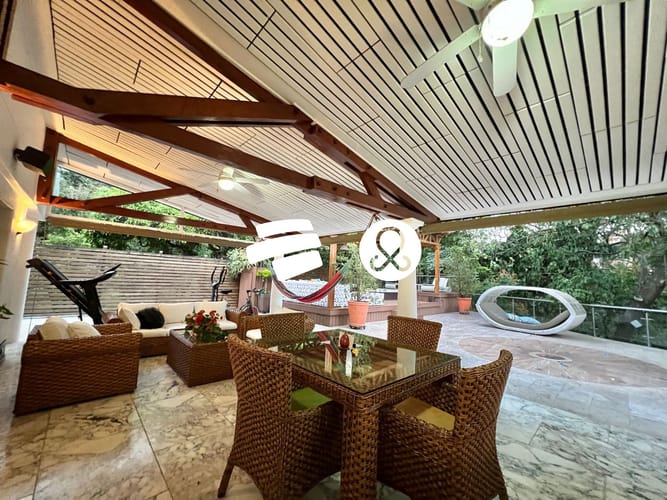 Casa de 3 alcobas en venta en El Poblado, Medellín, 730 m² · foto 15 de 24