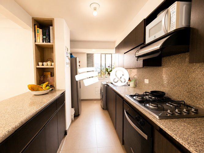 Apartamento de 2 alcobas en venta en La Castellana, Medellín, 74 m² · foto 7 de 18