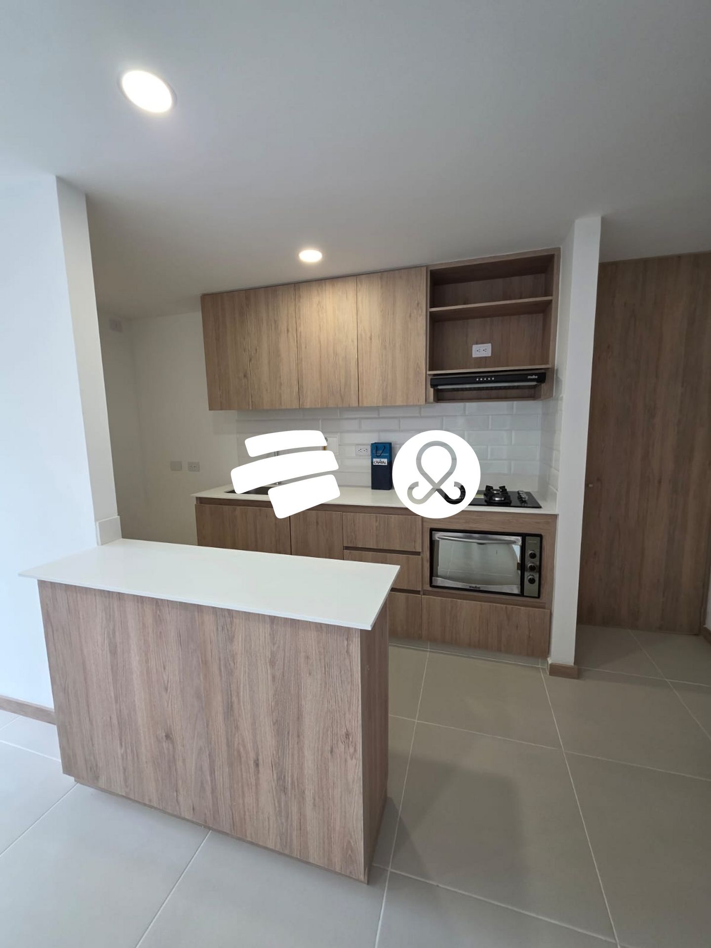 Apartamento en venta en Zona Centro, Envigado · foto 2 de 9