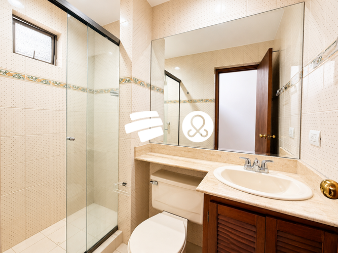 Casa de 4 alcobas en venta en El Poblado, Medellín, 370 m² · foto 11 de 24