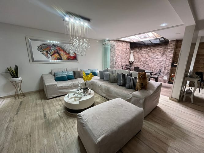 Casa de 5 alcobas en venta en Lagos Del Cacique, Bucaramanga, 320 m² · foto 2 de 20