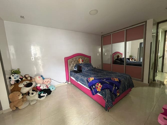 Casa de 5 alcobas en venta en Lagos Del Cacique, Bucaramanga, 320 m² · foto 10 de 20