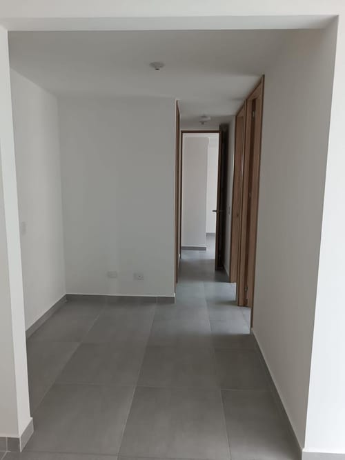 Apartamento de 3 alcobas en venta en Llano Grande, Rionegro, 56 m² · foto 2 de 13