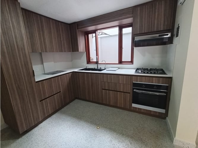 Casa de 6 alcobas en arriendo en Ub. Santa Ana, Rionegro, 260 m² · foto 2 de 24