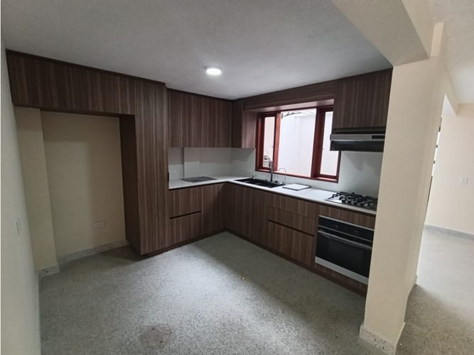 Casa de 6 alcobas en arriendo en Ub. Santa Ana, Rionegro, 260 m² · foto 5 de 24