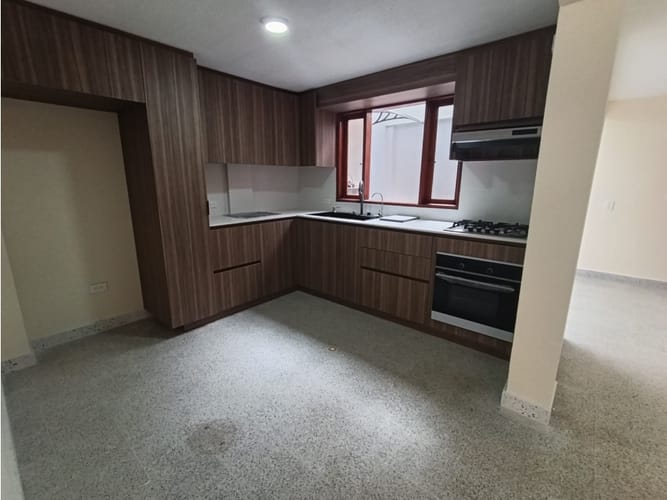 Casa de 6 alcobas en arriendo en Ub. Santa Ana, Rionegro, 260 m² · foto 9 de 24