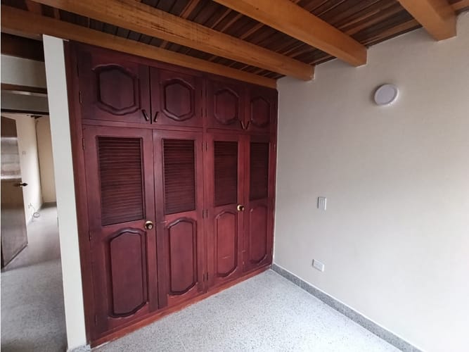 Casa de 6 alcobas en arriendo en Ub. Santa Ana, Rionegro, 260 m² · foto 16 de 24