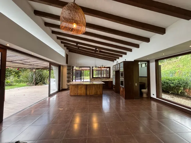 Casa de 3 alcobas en venta en Guayabito, Rionegro · foto 4 de 24