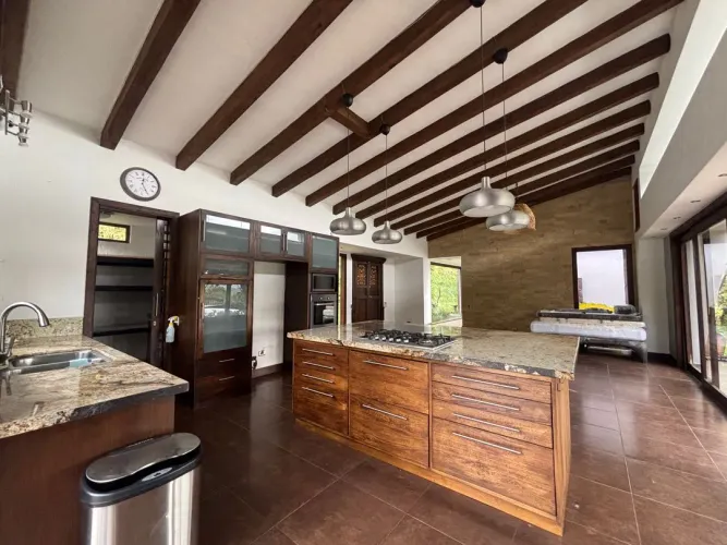 Casa de 3 alcobas en venta en Guayabito, Rionegro · foto 19 de 24