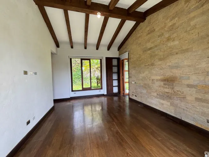 Casa de 3 alcobas en venta en Guayabito, Rionegro · foto 22 de 24