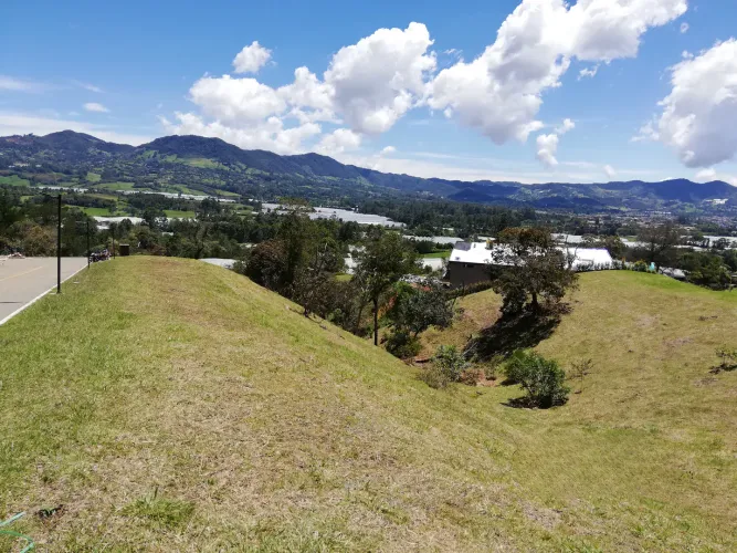 Lote en venta en Guamito, La Ceja, 3971 m² · foto 2 de 3