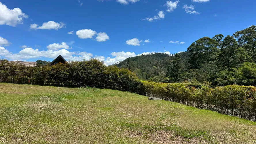 Lote en venta en Guayabito, Rionegro, 1961 m² · foto 2 de 11
